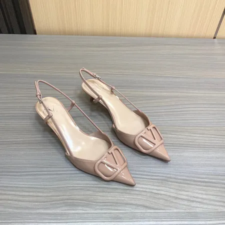 ヴァレンティノ サンダル