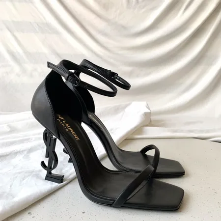 イブサンローラン サンダル