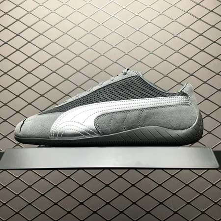 プーマ スニーカー