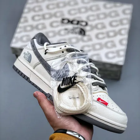 ナイキ カジュアルシューズ