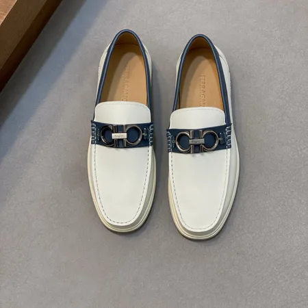 フェラガモ カジュアルシューズ