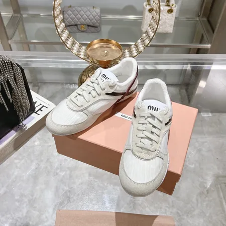 ミュウミュウ スニーカー