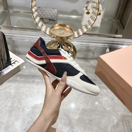 ミュウミュウ スニーカー