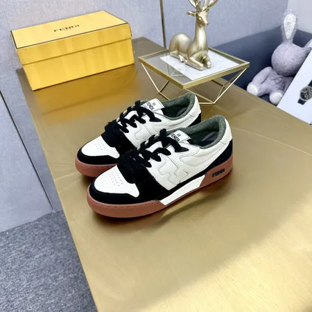 フェンディ カジュアルシューズ