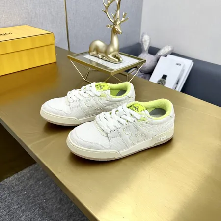 フェンディ カジュアルシューズ