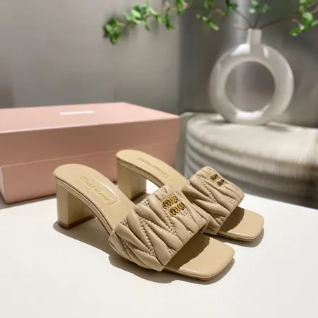 ミュウミュウ スリッパ