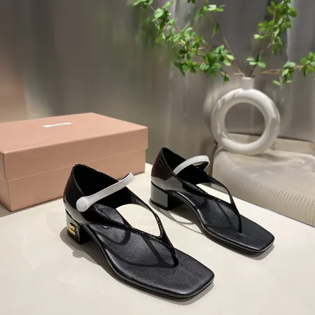 ミュウミュウ サンダル