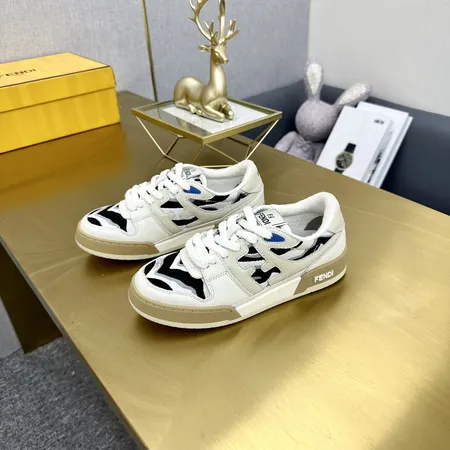フェンディ カジュアルシューズ