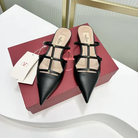 ヴァレンティノ スリッパ