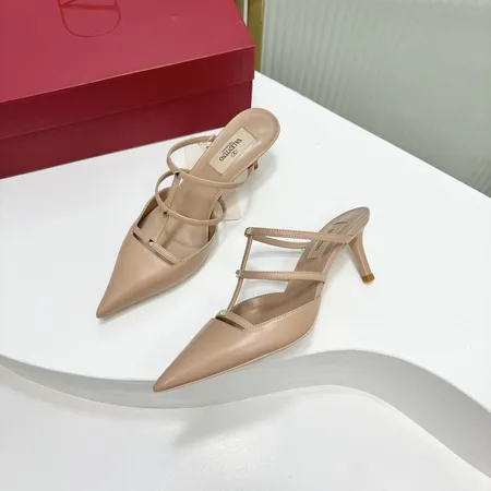 ヴァレンティノ サンダル