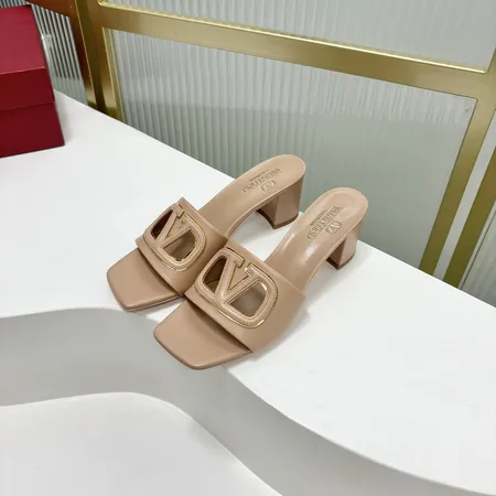 ヴァレンティノ スリッパ