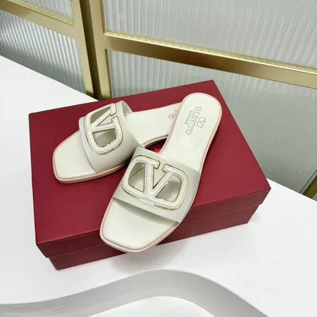 ヴァレンティノ スリッパ