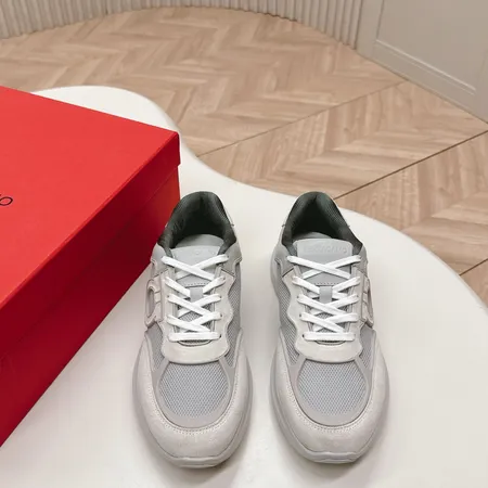 フェラガモ カジュアルシューズ