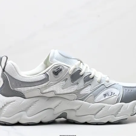 フィラ スニーカー