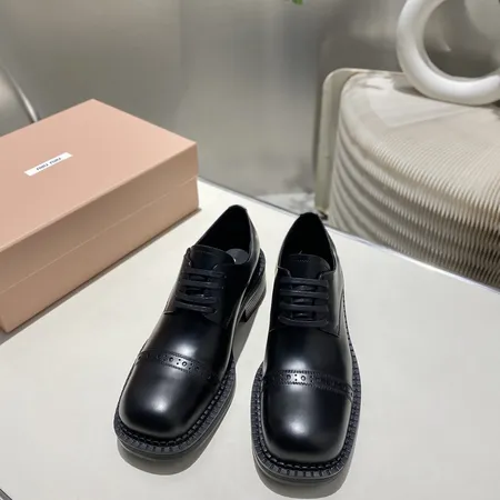 ミュウミュウ カジュアルシューズ