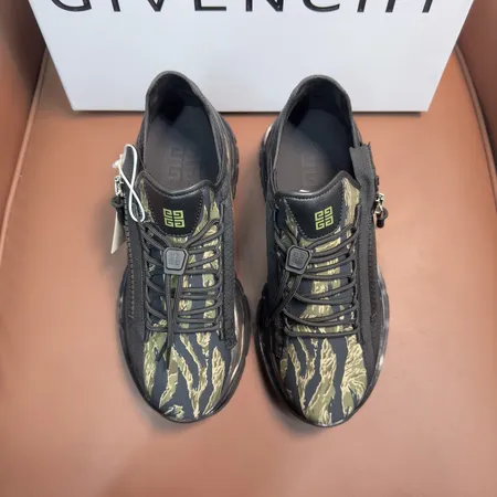 ジバンシィ スニーカー