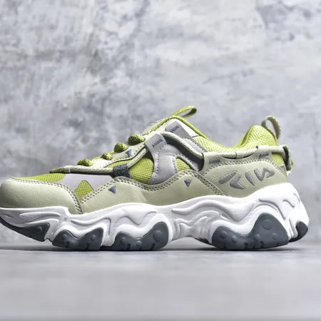 フィラ スニーカー