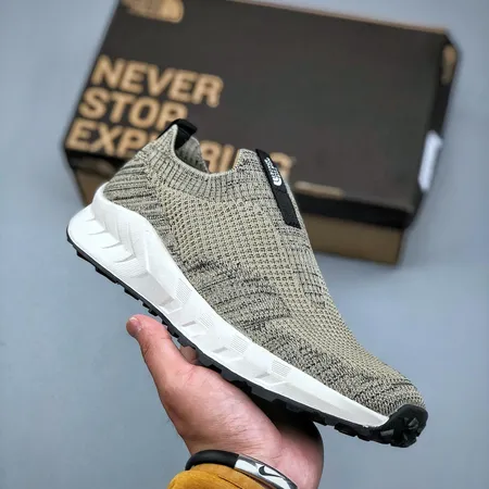 ノースフェイス スニーカー