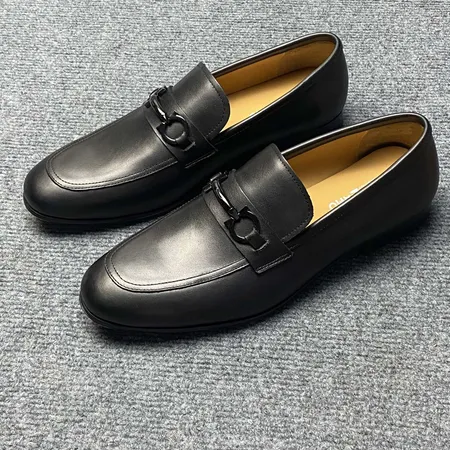 フェラガモ カジュアルシューズ