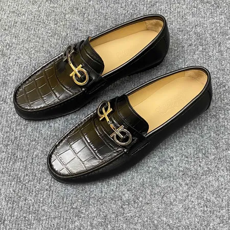 フェラガモ カジュアルシューズ