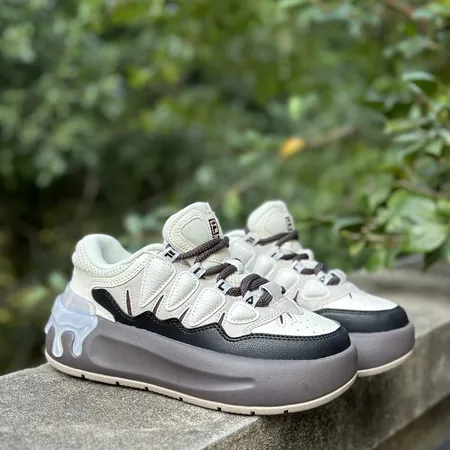 フィラ スニーカー