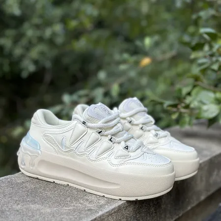 フィラ スニーカー