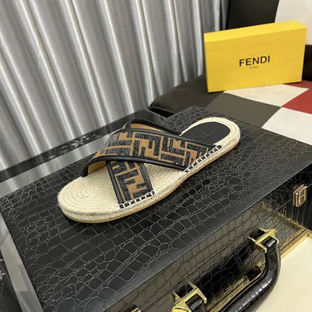 フェンディ スリッパ