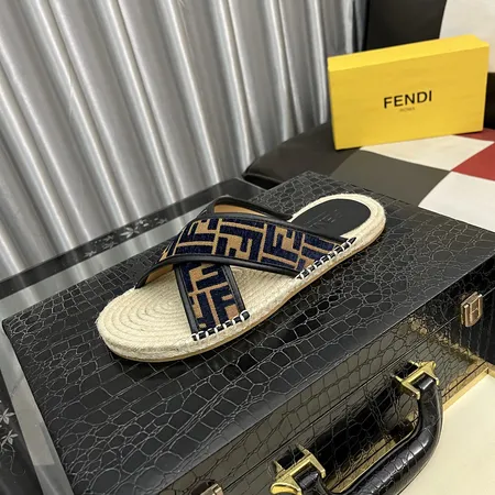 フェンディ スリッパ