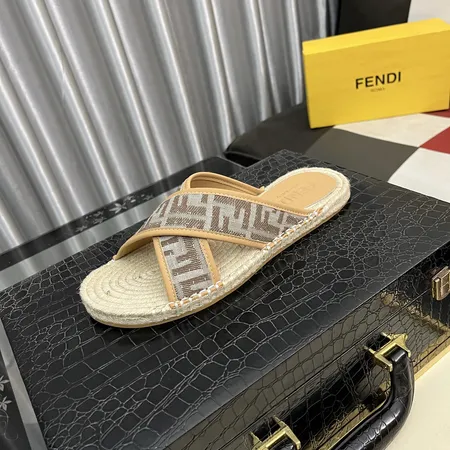 フェンディ スリッパ
