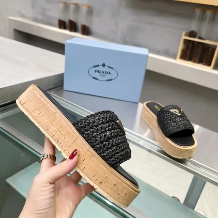 プラダ スリッパ