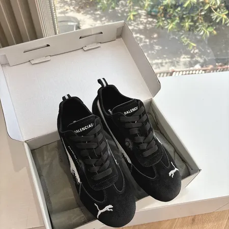 プーマ スニーカー