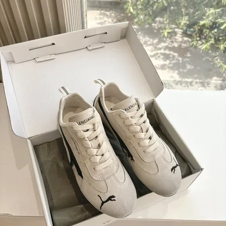 プーマ スニーカー