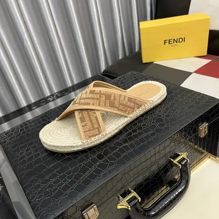 フェンディ スリッパ