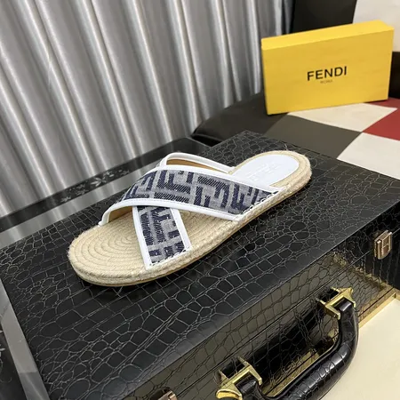 フェンディ スリッパ