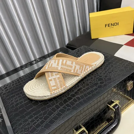 フェンディ スリッパ