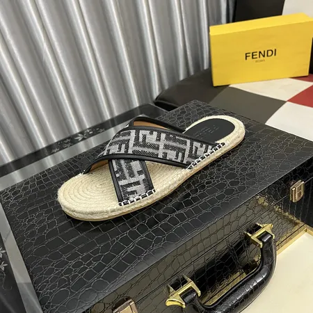 フェンディ スリッパ