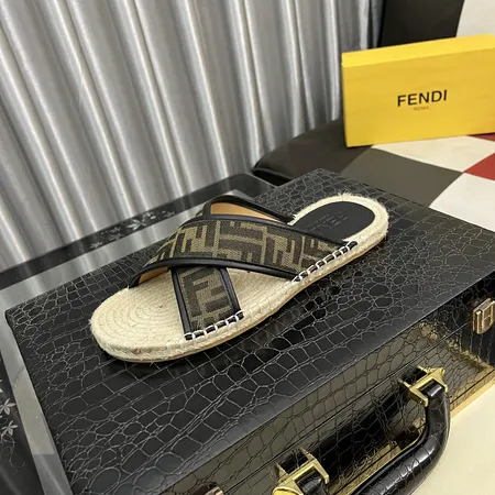 フェンディ スリッパ