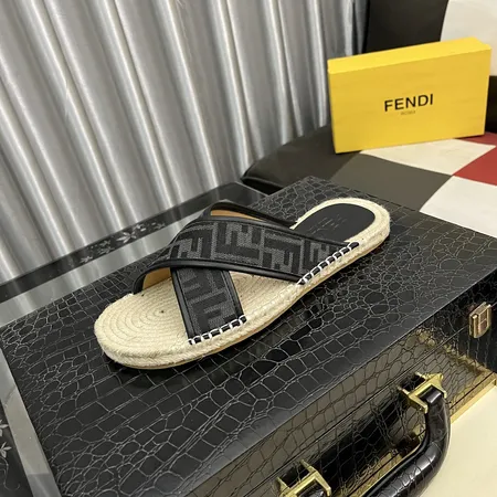 フェンディ スリッパ