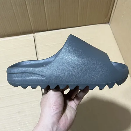 アディダス スリッパ