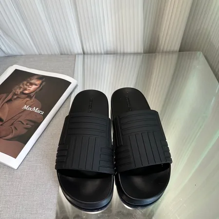 ボッテガ ヴェネタ スリッパ