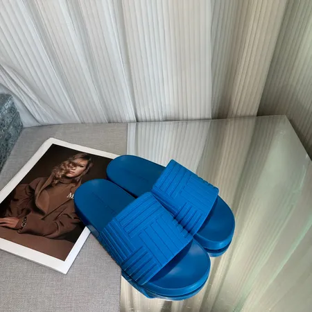 ボッテガ ヴェネタ スリッパ