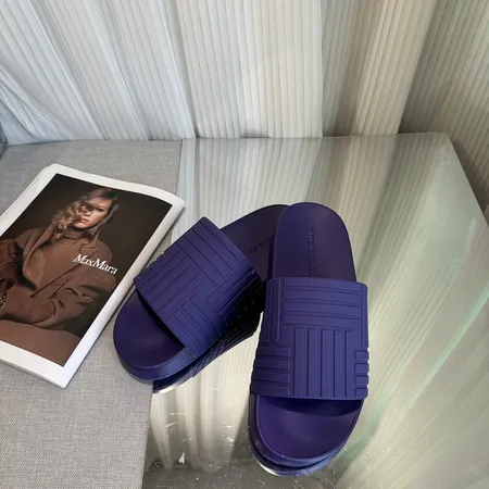 ボッテガ ヴェネタ スリッパ