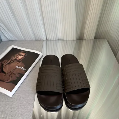ボッテガ ヴェネタ スリッパ