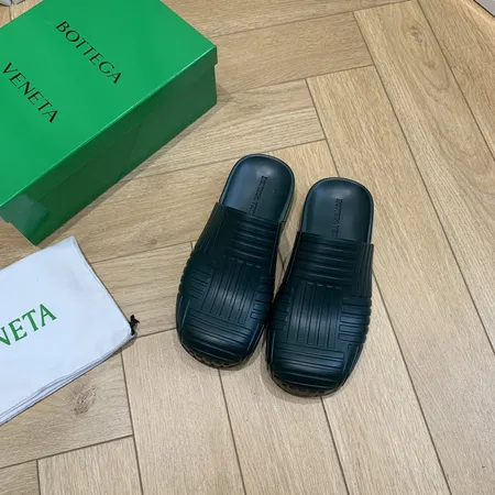 ボッテガ ヴェネタ スリッパ