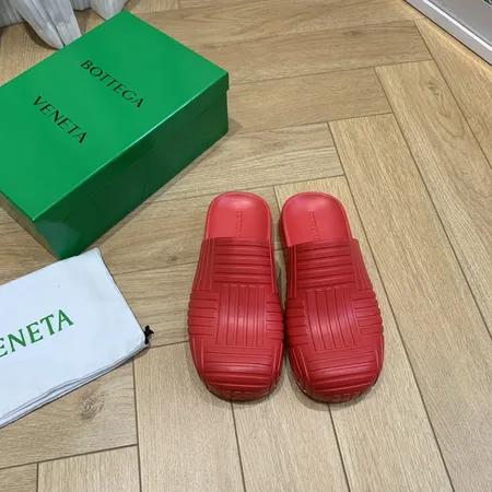 ボッテガ ヴェネタ スリッパ