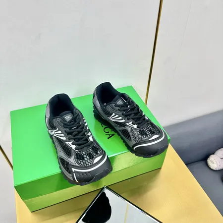 ボッテガ ヴェネタ スニーカー