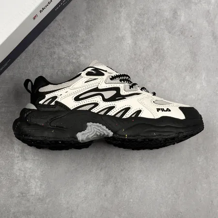 フィラ スニーカー