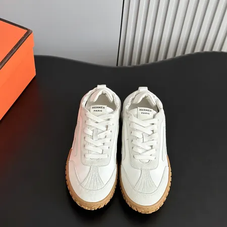 エルメス スニーカー