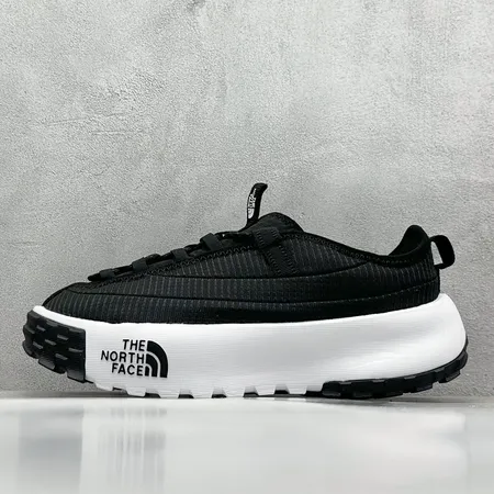 ノースフェイス スニーカー