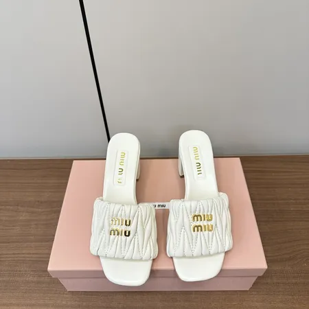 ミュウミュウ サンダル